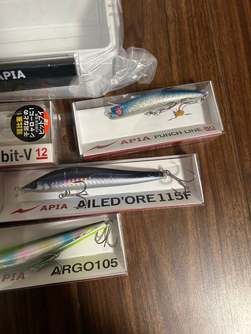 APIA ルアー5個&ボックスセット　アピア　シーバス　メガバス