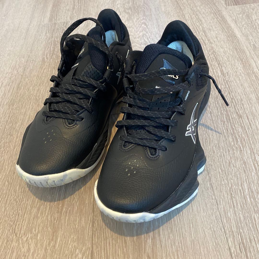 asics バッシュ25.5cm NOVA SURGE LOW 1061A043
