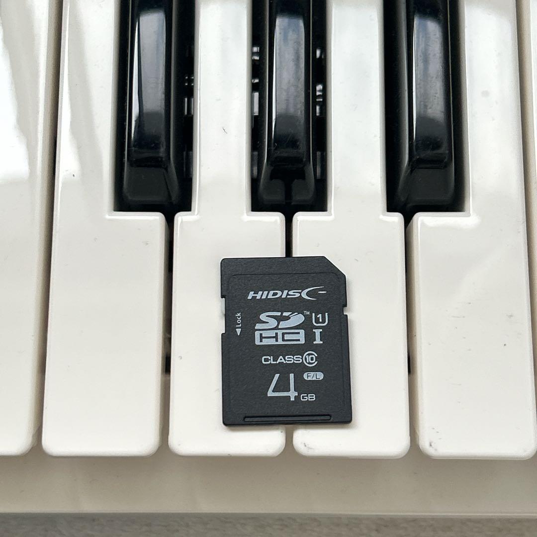 ROLAND FA-06-SC ホワイト シンセサイザー SDHCカード ペダル