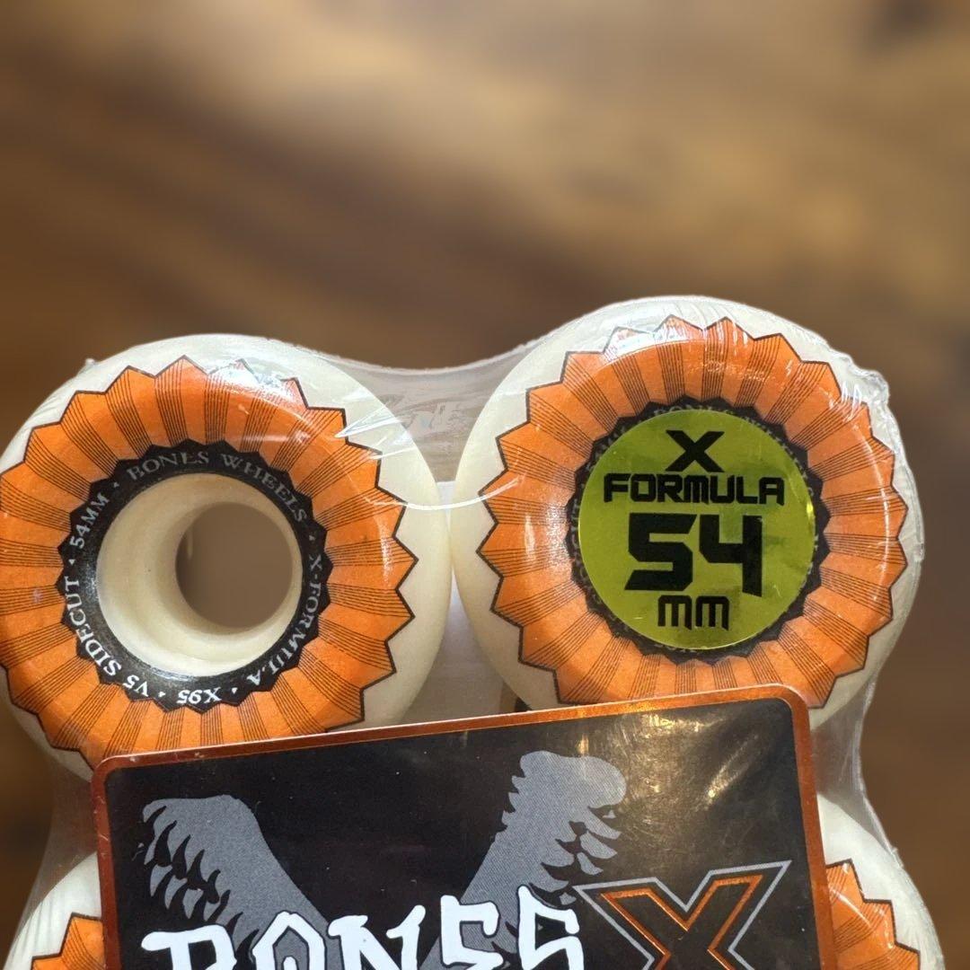 BONES X-FORMULA 54mm 95A ウィール4個入り定価9,680