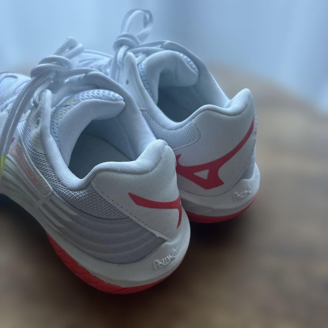 【あ】【新品】Mizuno バドミントンシューズ