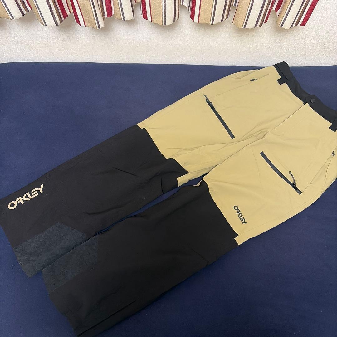 OAKLEY スノーボードジャケット上下 ベージュ/ブラック