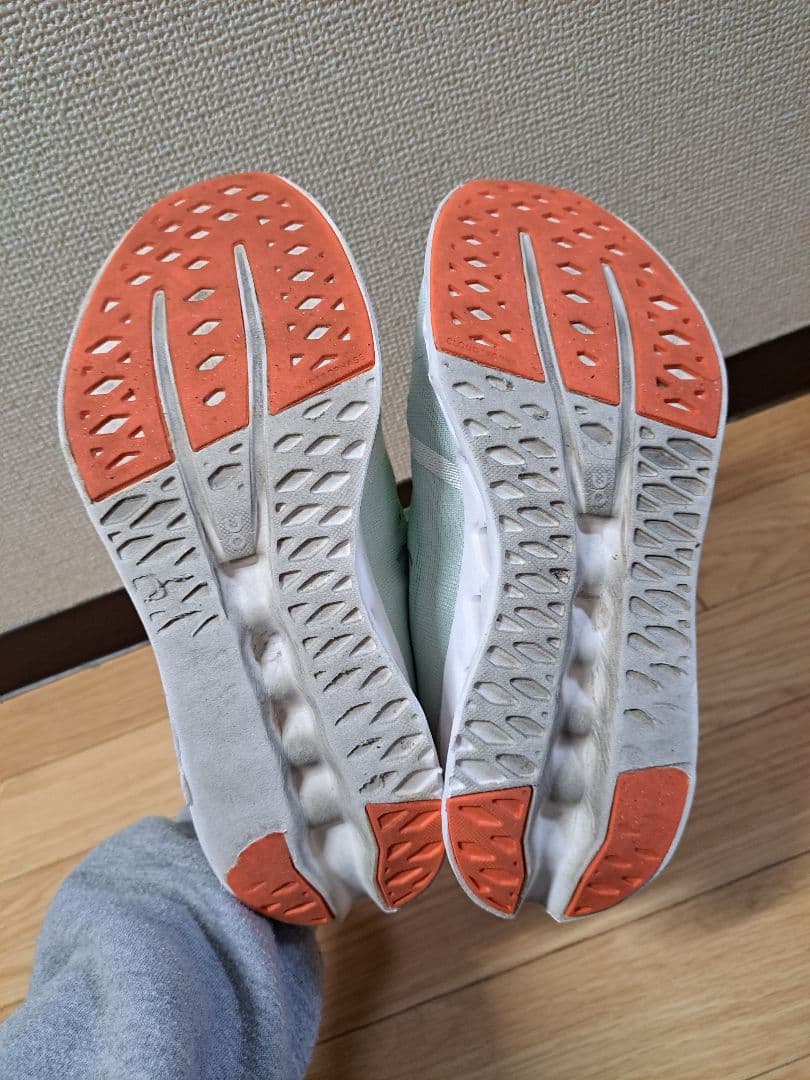 【美品】On　クラウドサーファー　27cm