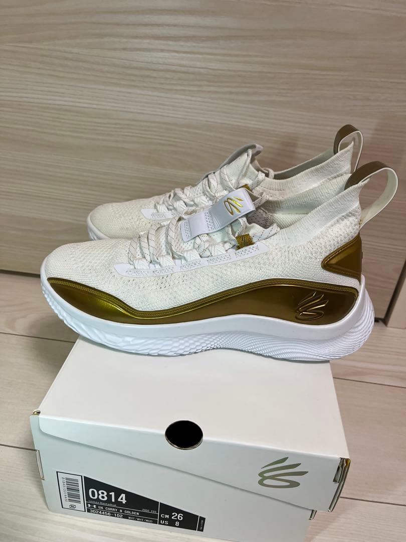 UA CURRY 8 GOLDEN ホワイト/ゴールド 26センチ
