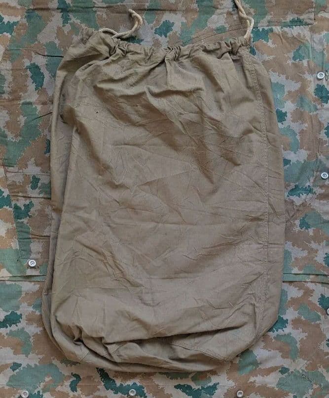 米軍? 40s ランドリーバッグ バラックバッグ カーキ WWII ヴィンテージ