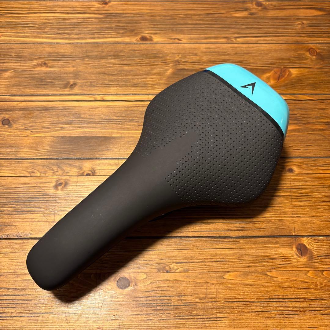 【純正品】bianchi エルゴノミックサドル