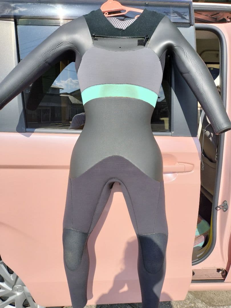 Delphi冬用セミドライウエットスーツ