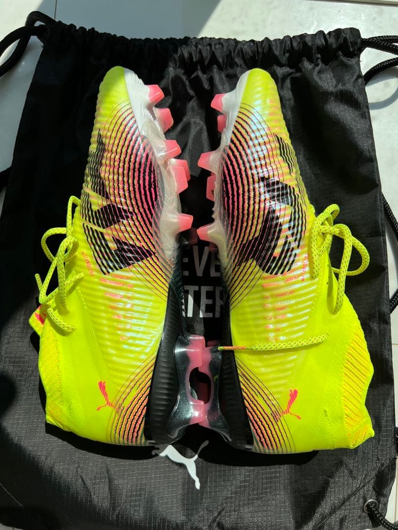 Puma サッカーシューズ・スパイク イエロー 収納バッグ付き