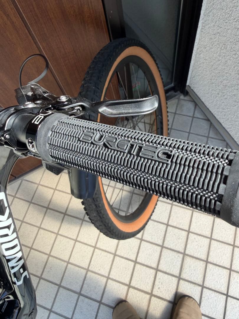 スペシャライズドS-Works KENEVOカーボンフルサス E-MTB