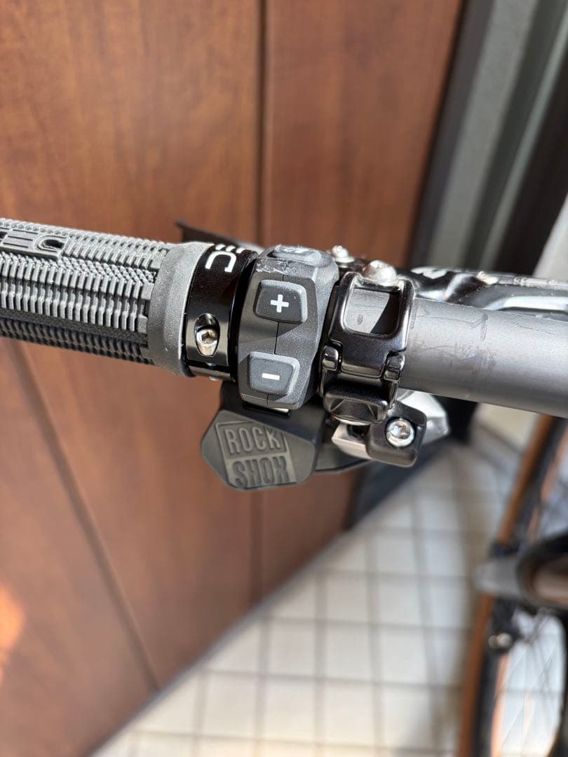 スペシャライズドS-Works KENEVOカーボンフルサス E-MTB